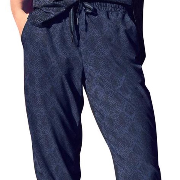 Athleta Pants - 〰️ athleta brooklyn jogger